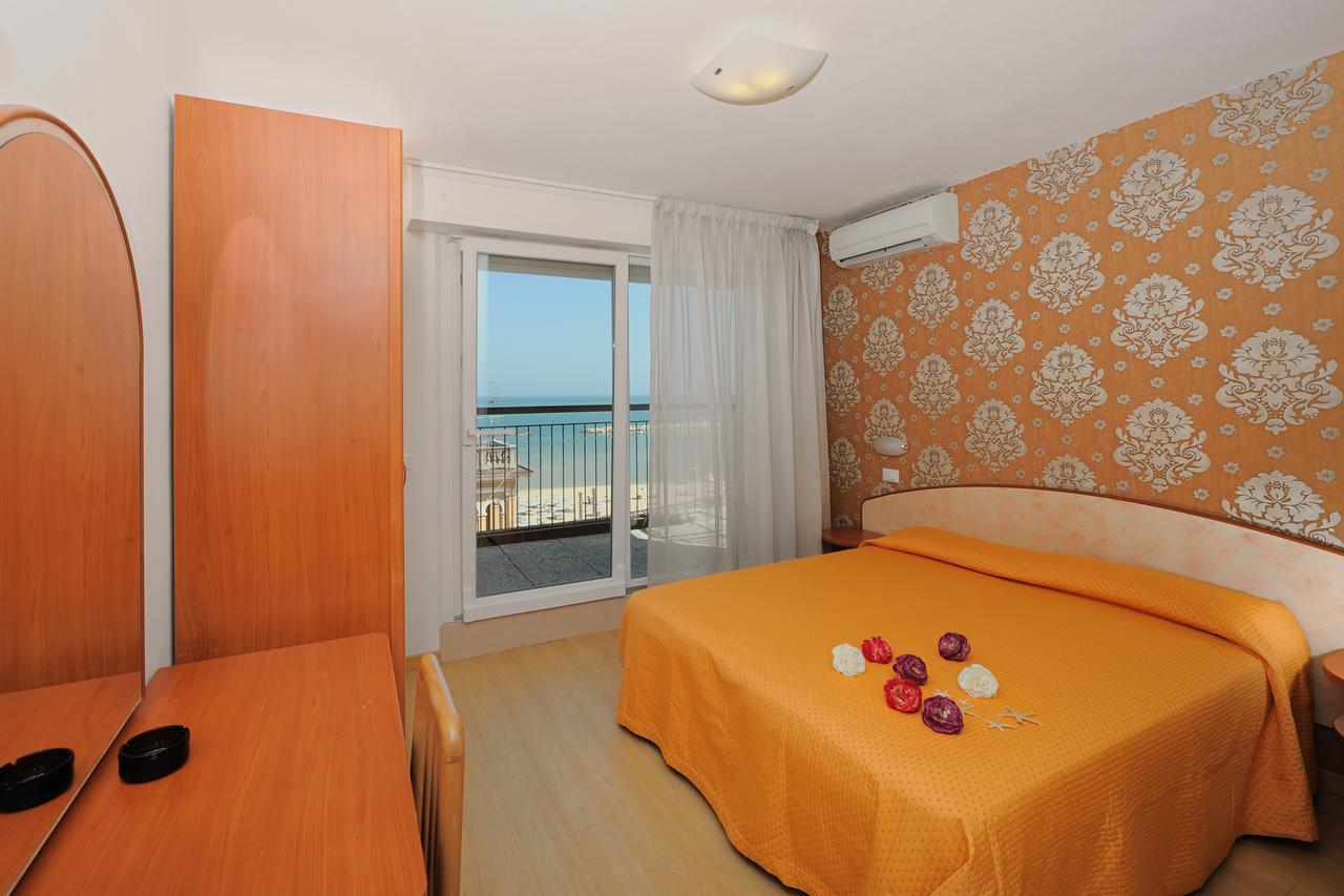 Hotel Mirabel Rimini Esterno foto