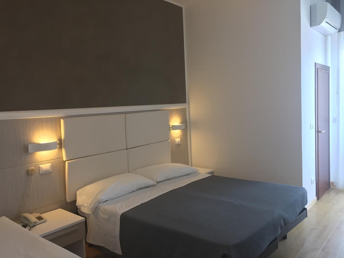 Hotel Mirabel Rimini Esterno foto