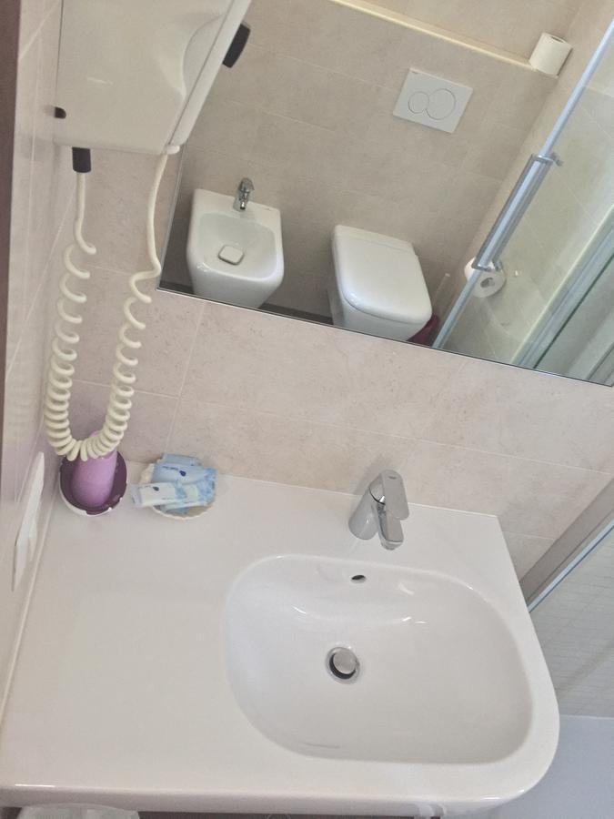 Hotel Mirabel Rimini Esterno foto