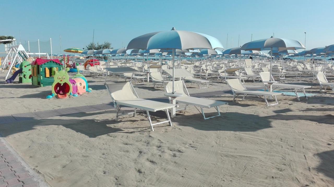 Hotel Mirabel Rimini Esterno foto